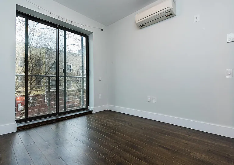 146 Meserole St #2F — Photo 10