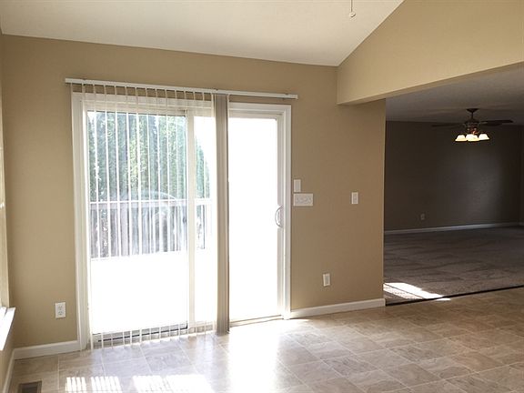5th image of 279 Coyote Dr