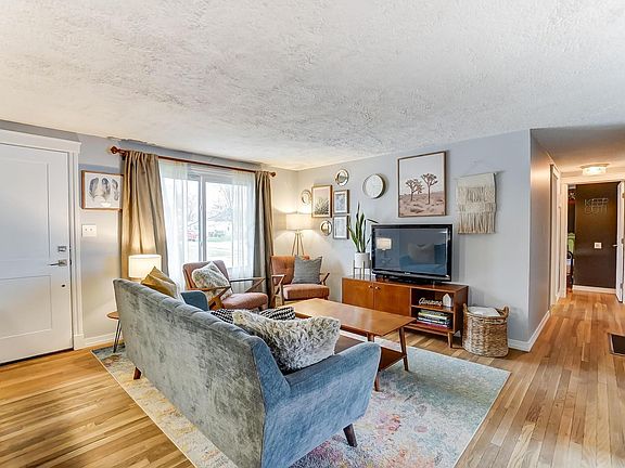 4th image of 2786 Blankner Dr