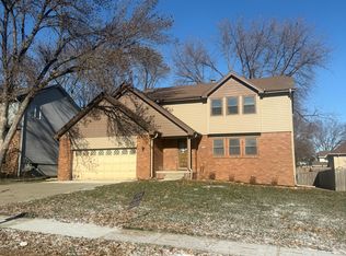 612 E Cary St, Papillion, NE 68046