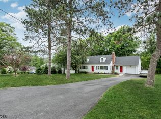 24 Raynor Rd, Morristown, NJ 07960