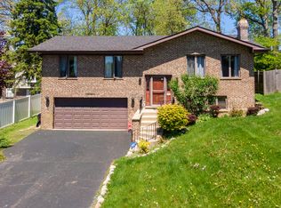 25172 W Columbia Bay Dr, Lake Villa, IL 60046