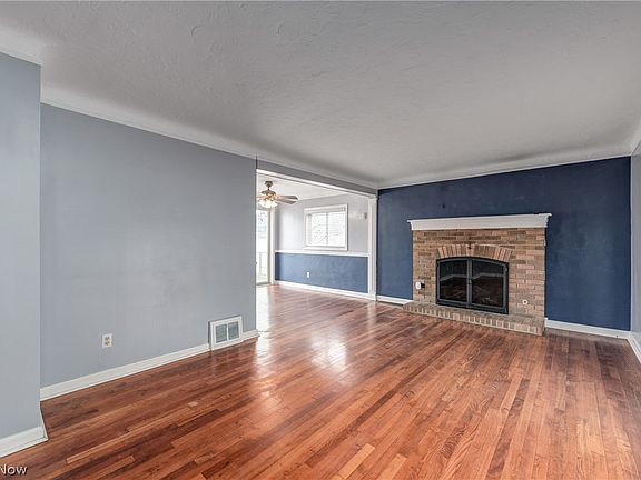 4th image of 20798 Eastwood Ave
