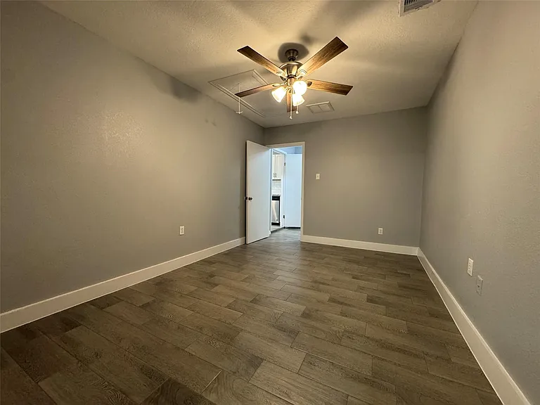 514 Bertloma St — Photo 21