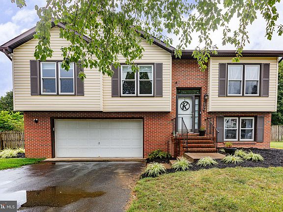 2nd image of 10406 Heather Greens Cir