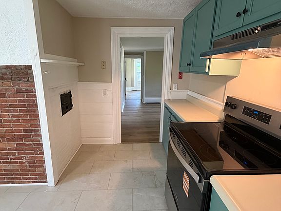 5th image of 20 Canal St Unit A