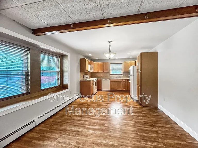 1585 W Southern Ave #6 — Photo 3
