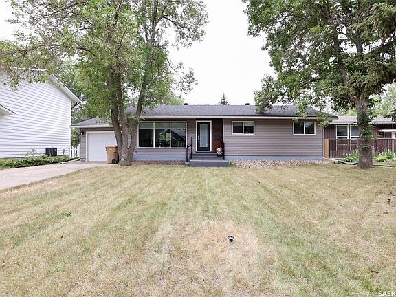 2nd image of 34 Elmwood PLACE