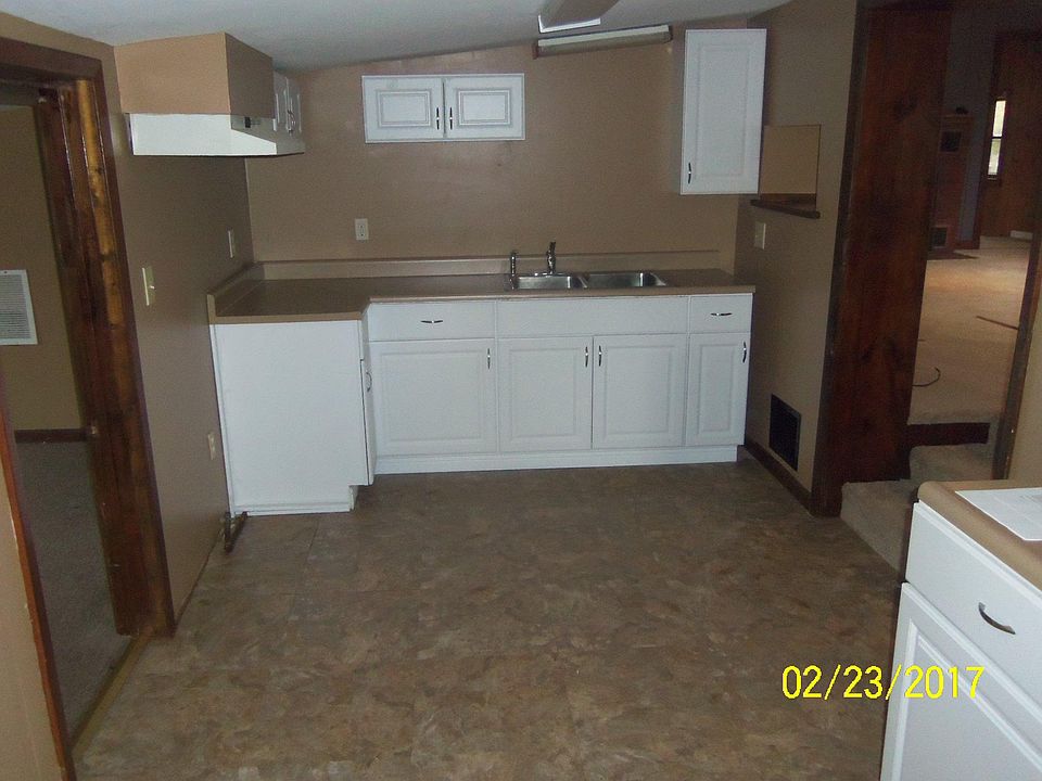2nd image of 40 Ruhlmann Rd #House