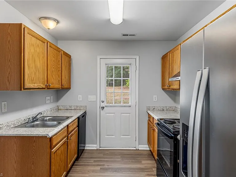 405 N Dudley St — Photo 11