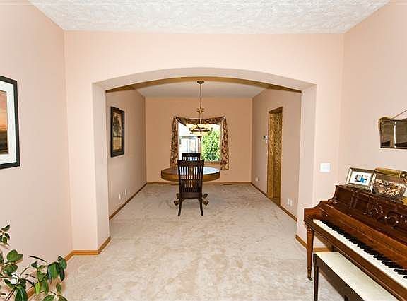 5th image of 6116 S 180th Avenue Cir