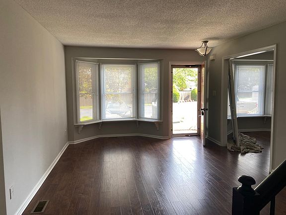 2nd image of 3 W Wainwright Dr