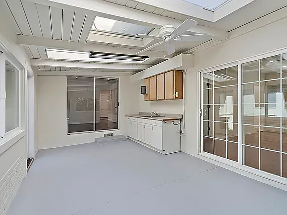 1486 Richards Ave — Photo 7