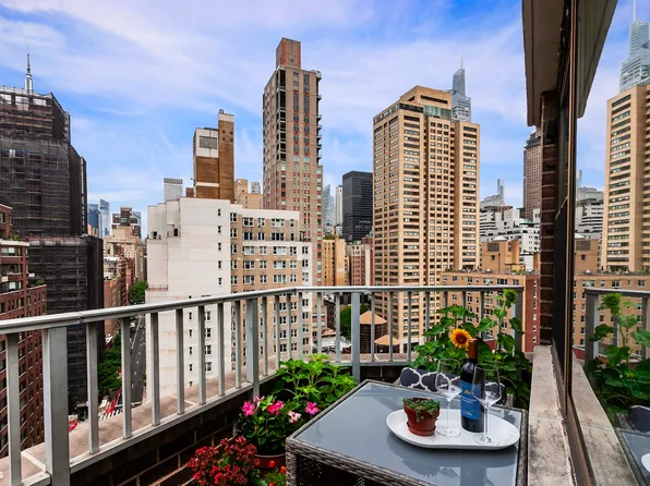 225 East 36th Street image 2 of 11