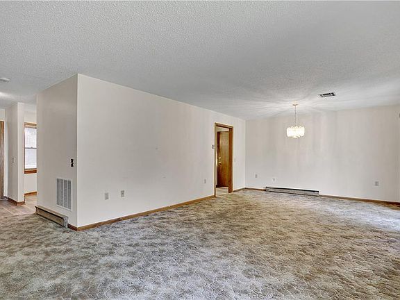 5th image of 8214 E 189th Ter