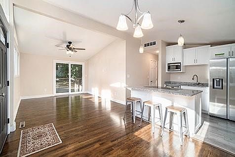 5th image of 5708 N Michigan Ave