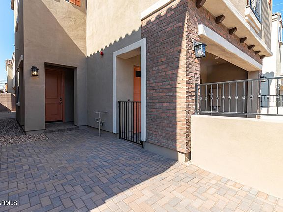 4th image of 262 E Aster Dr