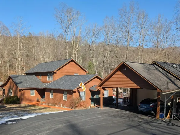 1606 Valley View Dr, Big Stone Gap, VA 24219