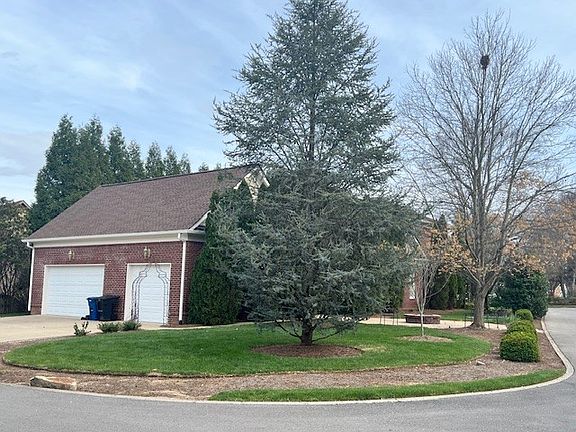 2nd image of 118 Glass Springs Dr