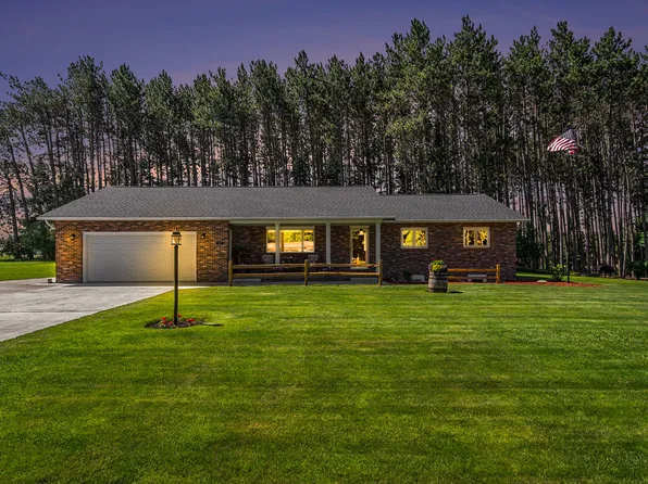 469 S Estates Dr, Gaylord, MI 49735