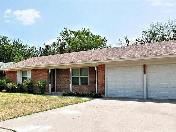 2nd image of 1305 Amherst Dr