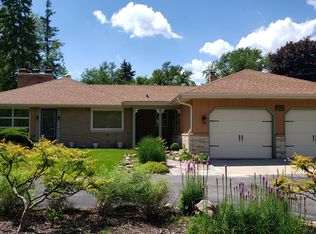 9241 S Chicago Rd, Oak Creek, WI 53154