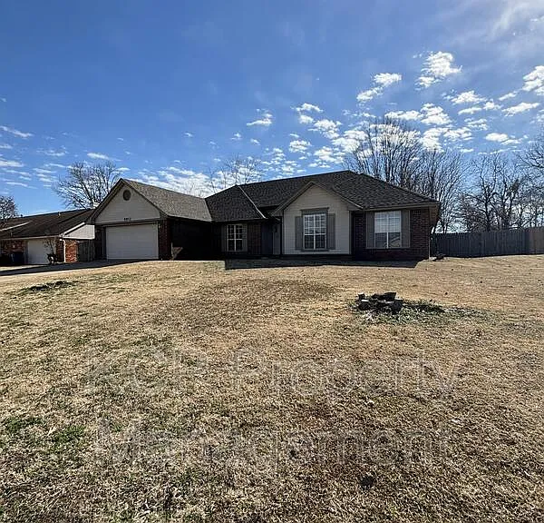 8812 Skypark Dr — Photo 1