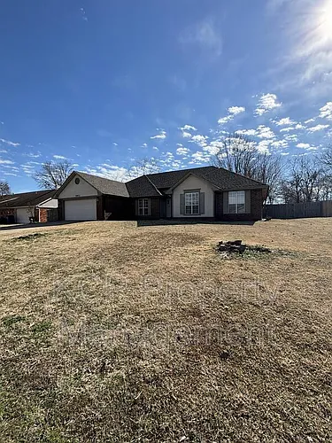 8812 Skypark Dr Photo 1