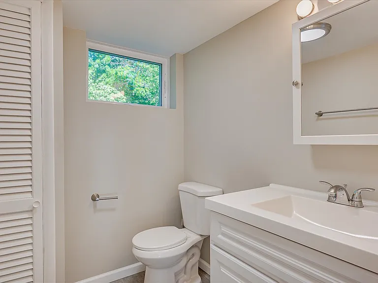 15 Woodmere St #15 — Photo 13