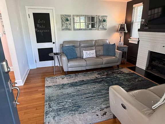 2nd image of 400 W Green St