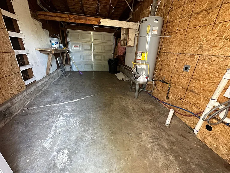400 W Johnson St — Photo 24