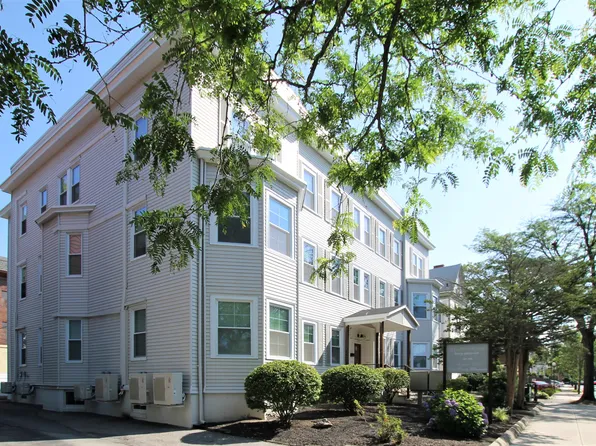 210 Waterman St APT 3, Providence, RI 02906