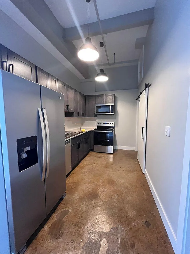 1 bed, 1.0 bath, 713 sqft, $1,195 — Photo 4