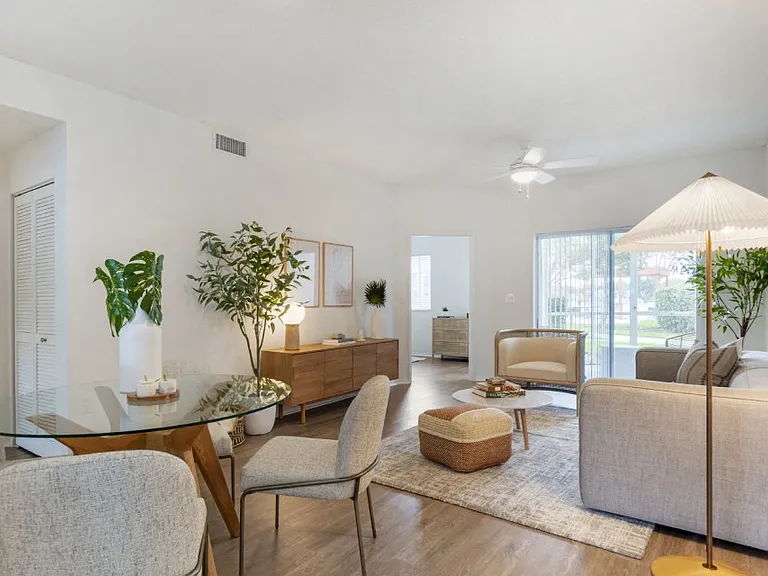 Bell Coconut Creek — Photo 2
