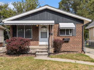 751 E Maxlow Ave, Hazel Park, MI 48030