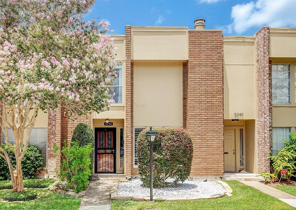 1st image of 5242 Woodlawn Pl