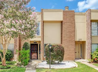 5242 Woodlawn Pl, Bellaire, TX 77401