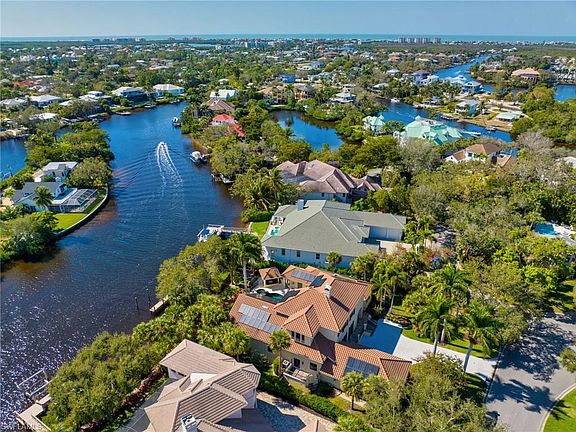 4th image of 27396 Hidden River CT