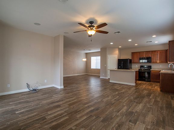 5th image of 3765 E Vallejo Dr
