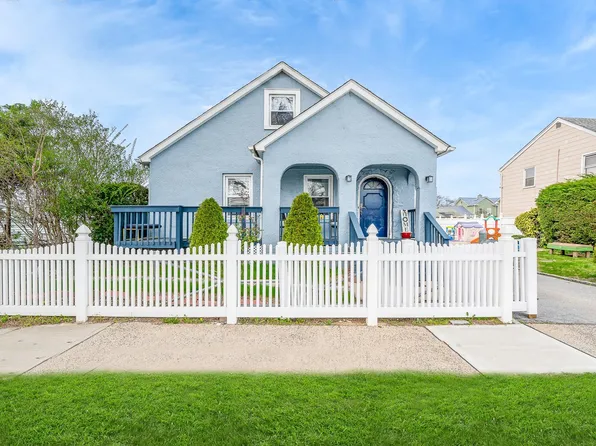 16 Atlantic Avenue, Freeport, NY 11520