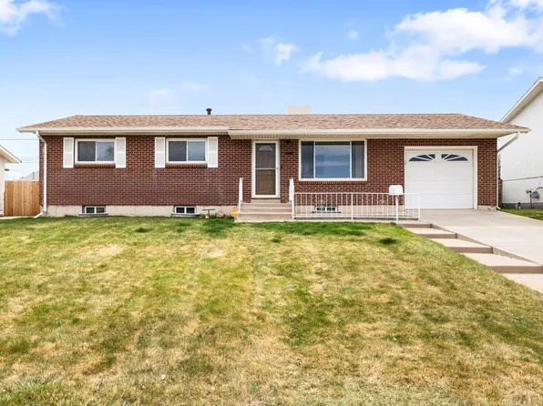 10 Regis Ln, Pueblo, CO 81005