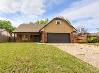 1100 Oakwood Dr, Yukon, OK 73099