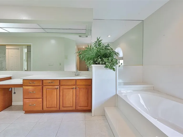 929 Symphony Isles Blvd — Photo 32