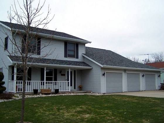 1st image of 429 N 18th Pl