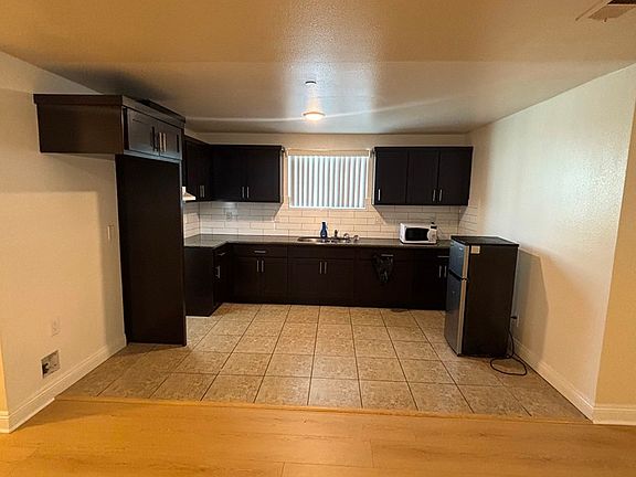 5th image of 1029 W 65th Pl