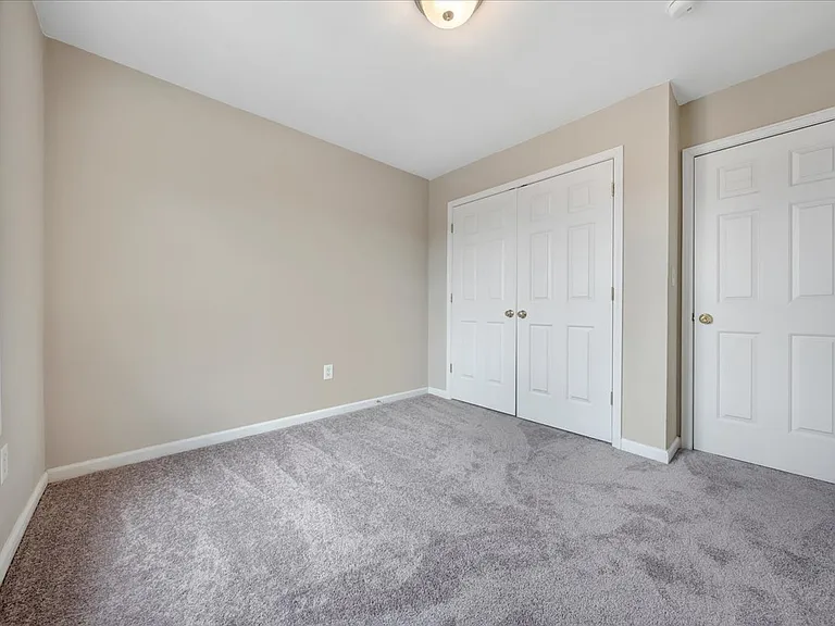 130 Salem Ln — Photo 17