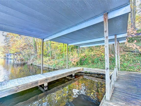 5th image of 26 Lakeshore Dr