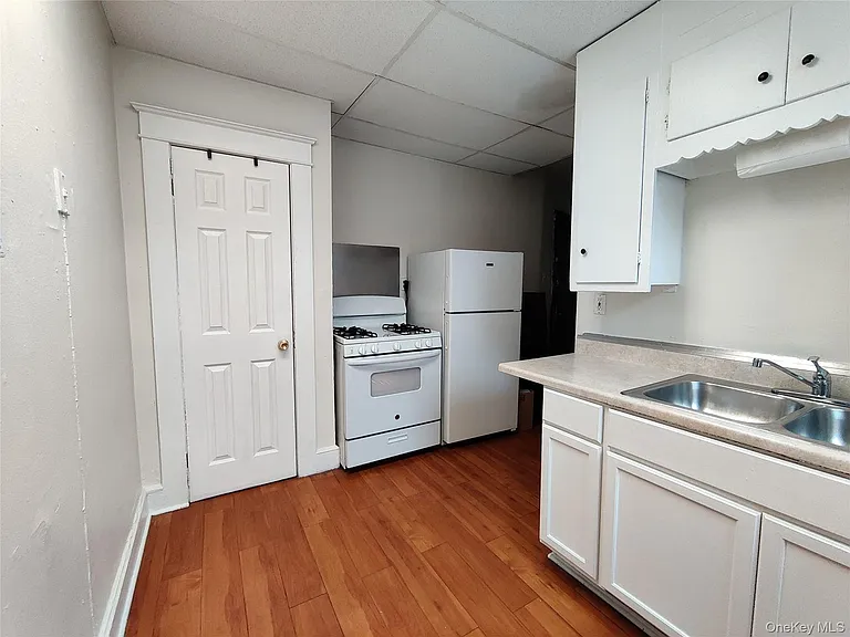 98 Montgomery St #1 — Photo 14