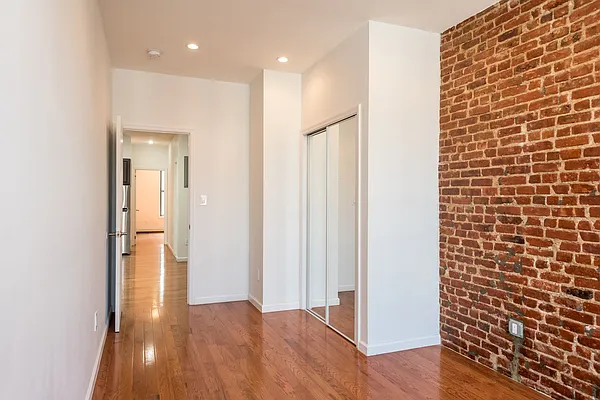 Rented by Nooklyn NYC LLC | media 11