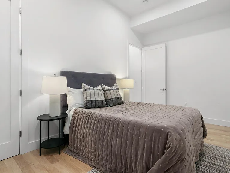 2564 University Pl NW #2 — Photo 16
